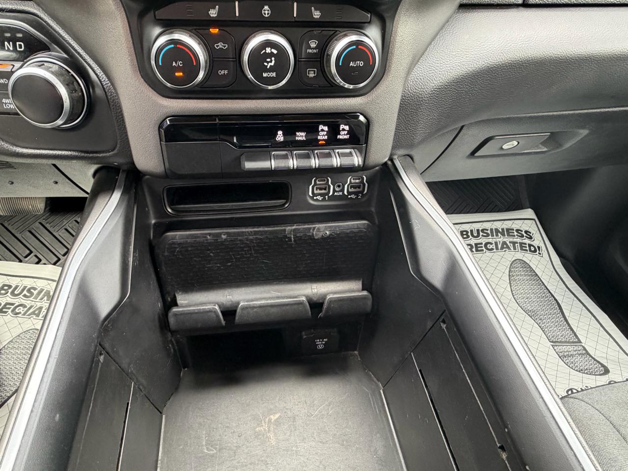 RAM 1500 Big Horn Quad Cab 4WD 2020
