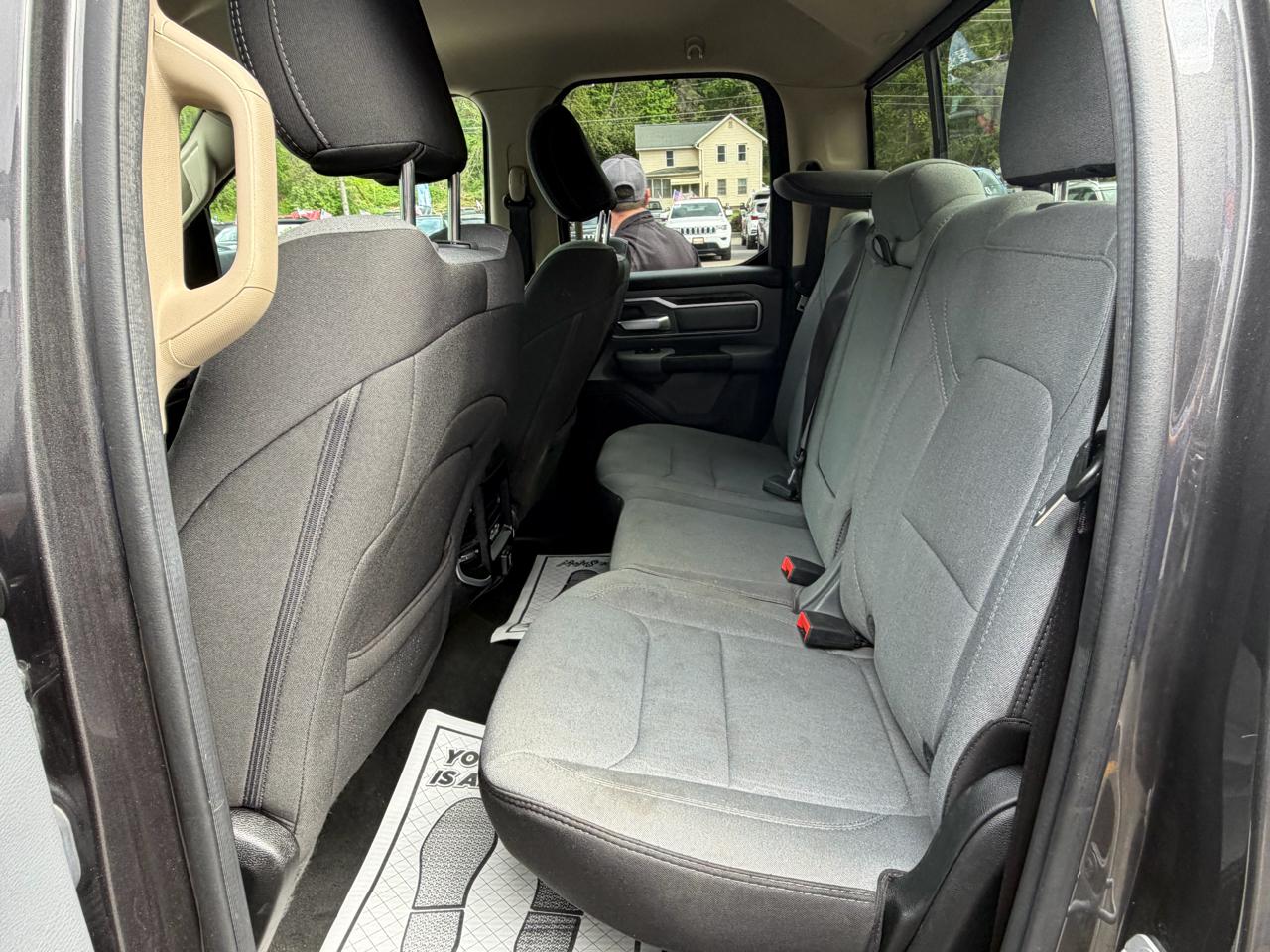 RAM 1500 Big Horn Quad Cab 4WD 2020