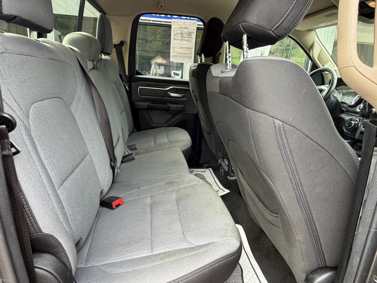 RAM 1500 Big Horn Quad Cab 4WD 2020