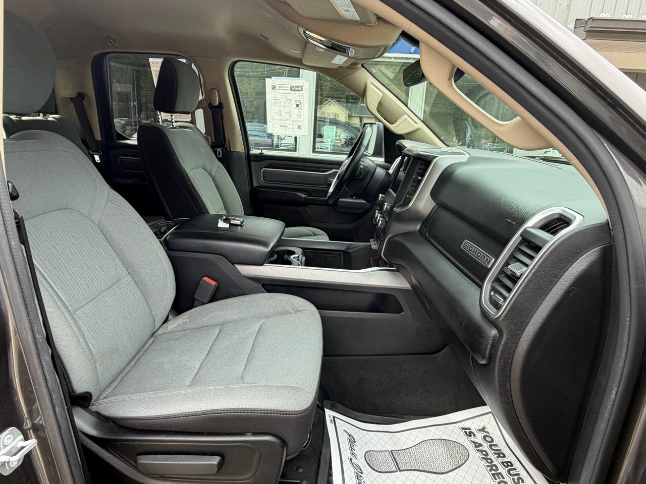 RAM 1500 Big Horn Quad Cab 4WD 2020