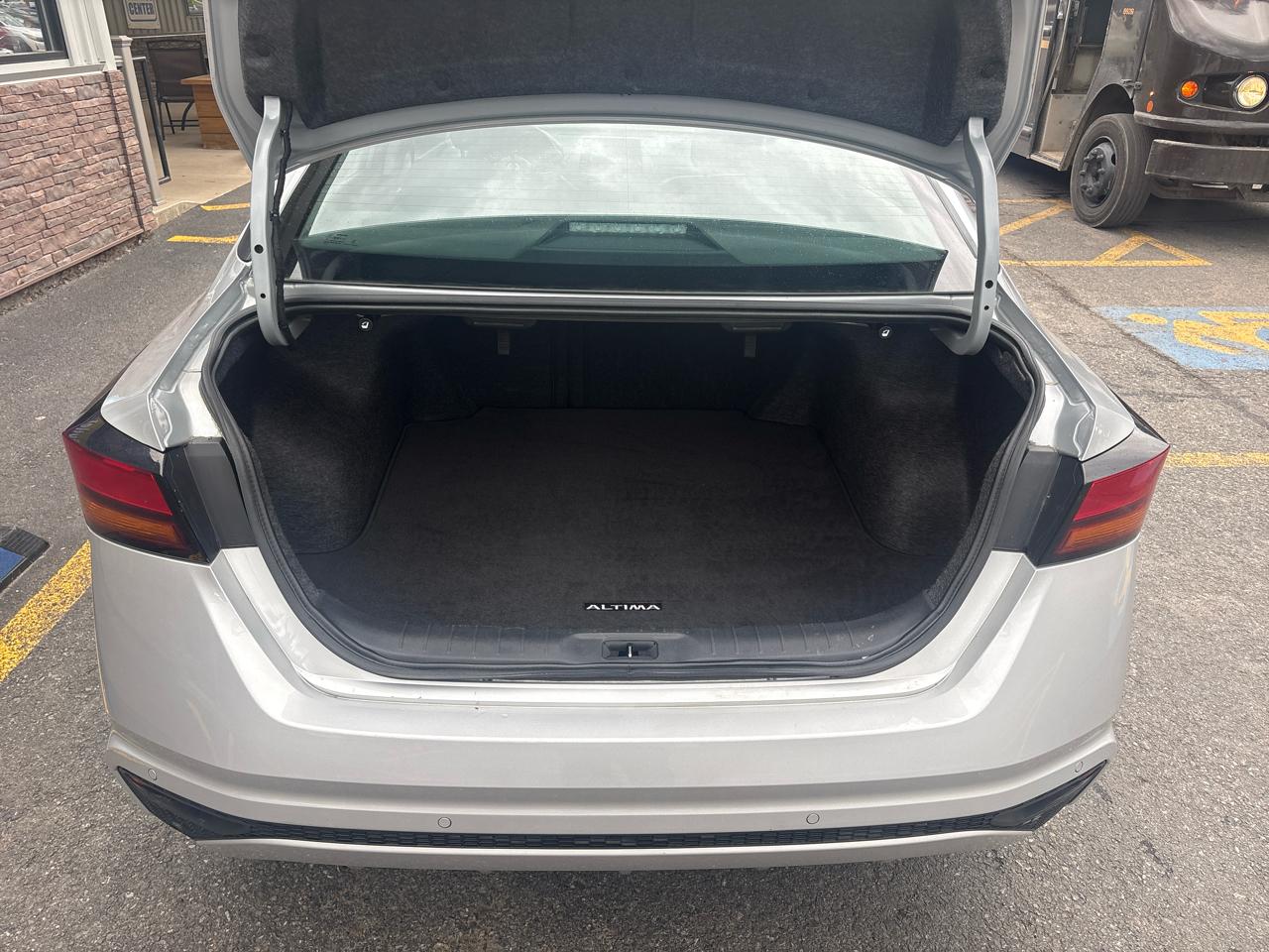 Nissan Altima 2.5 SV 2024