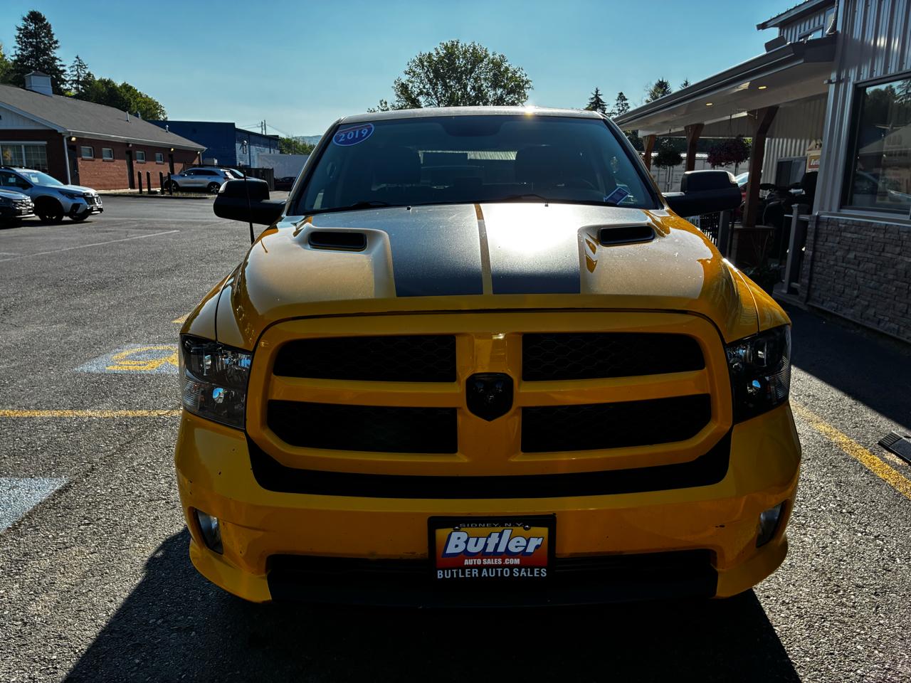 RAM 1500 Classic Tradesman Crew Cab SWB 4WD 2019
