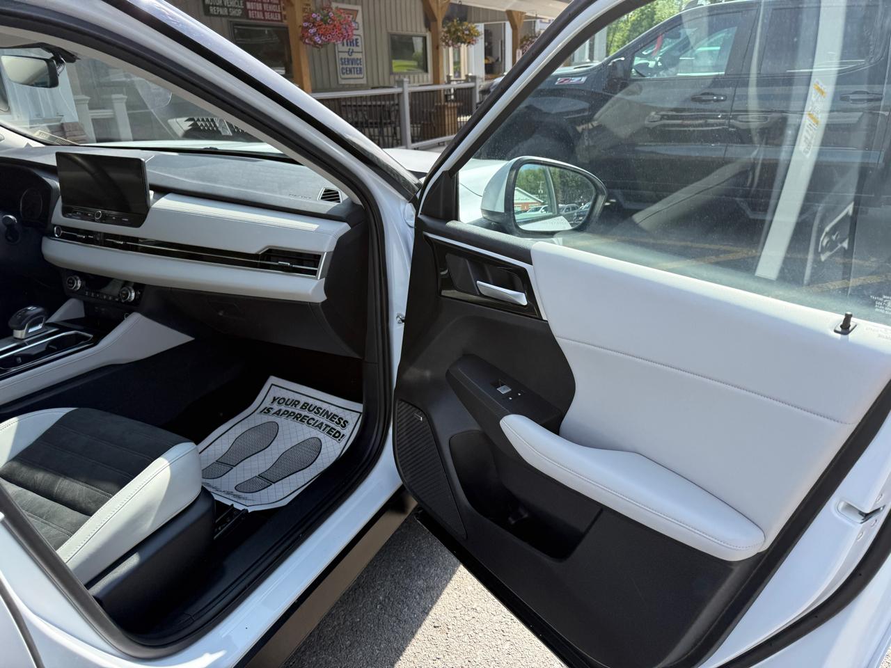 Mitsubishi Outlander SE 4WD 2025