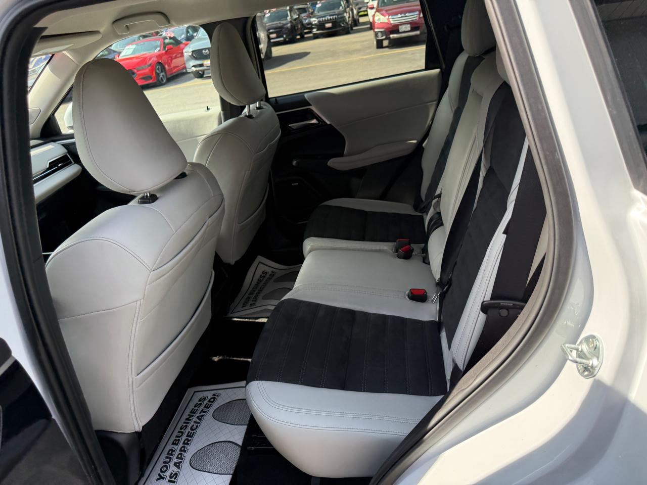 Mitsubishi Outlander SE 4WD 2025