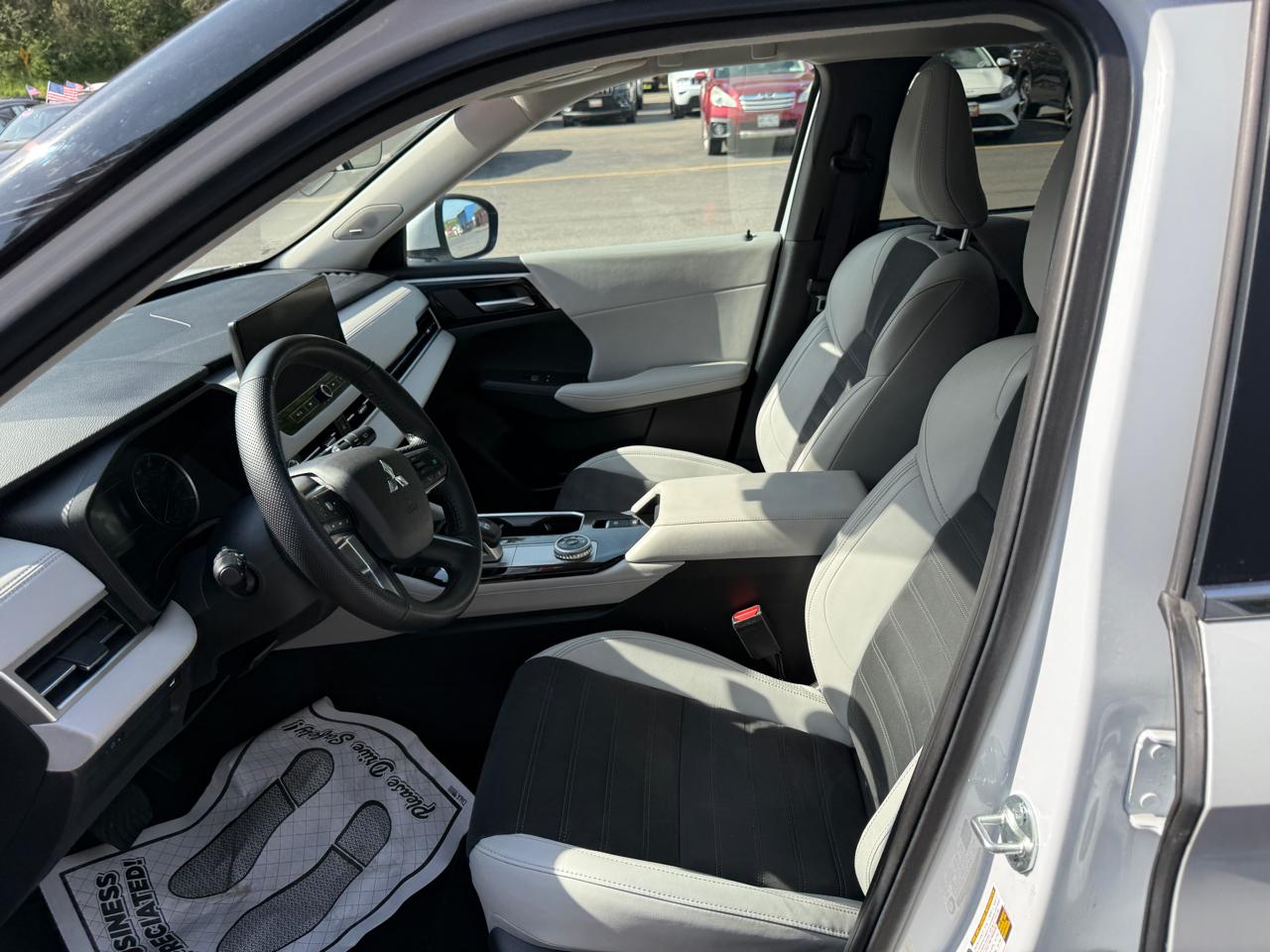 Mitsubishi Outlander SE 4WD 2025