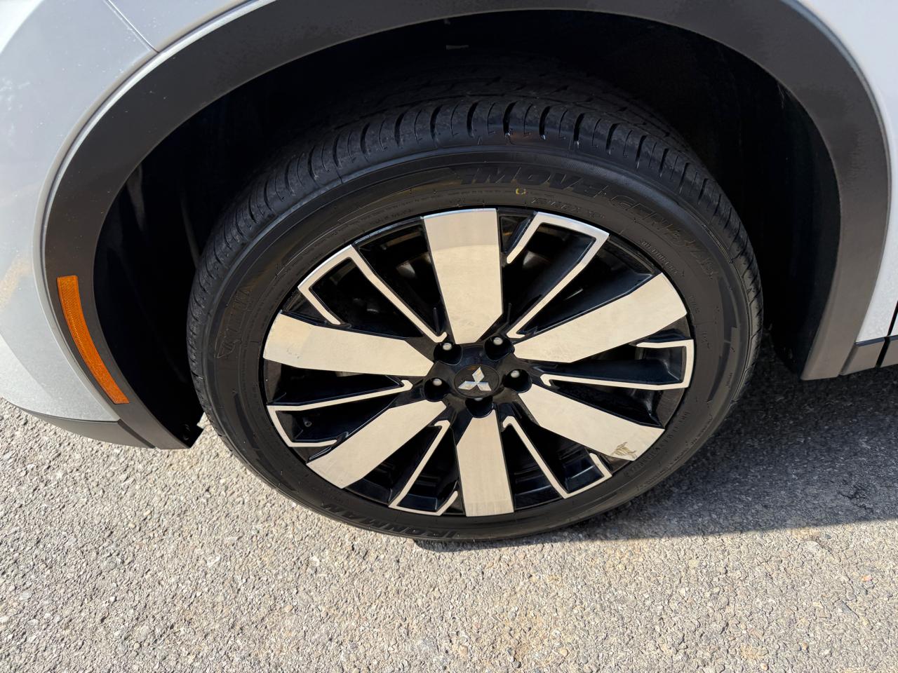 Mitsubishi Outlander SE 4WD 2025