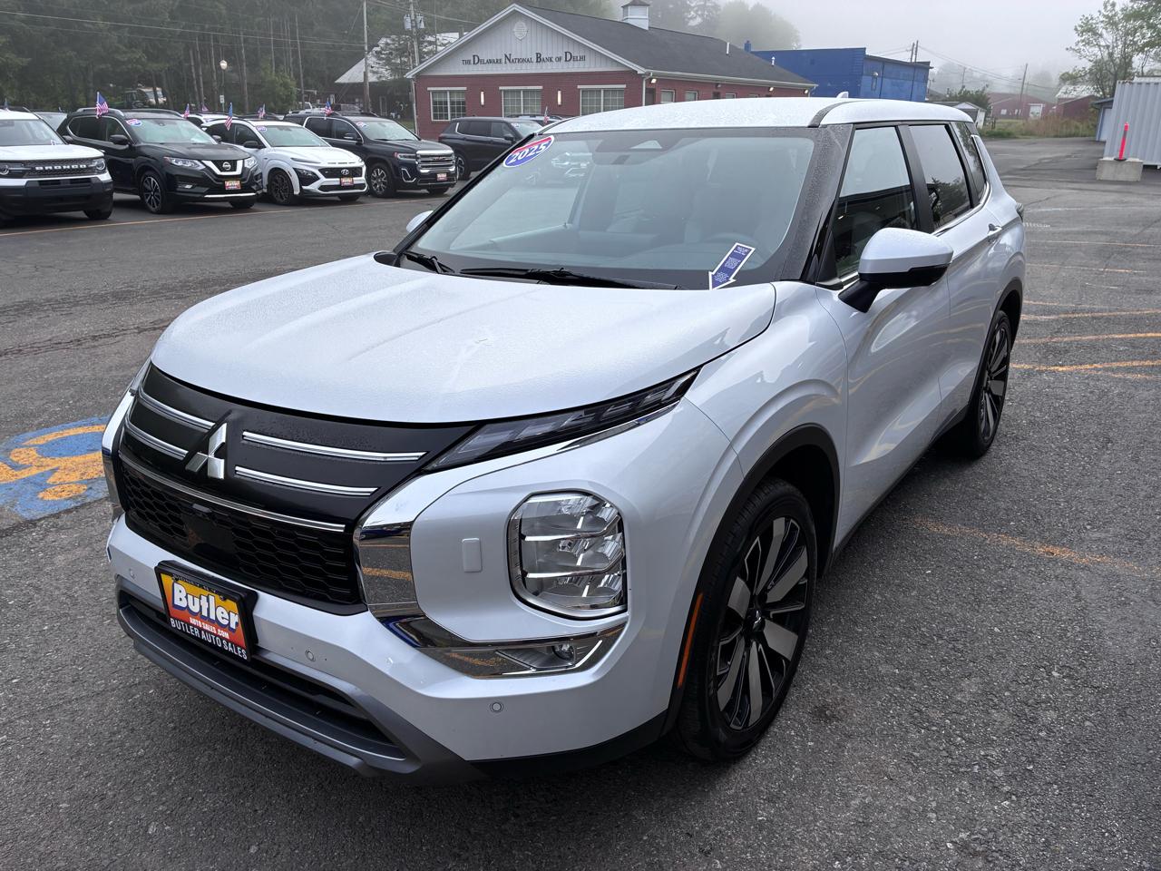 Mitsubishi Outlander SE 4WD 2025