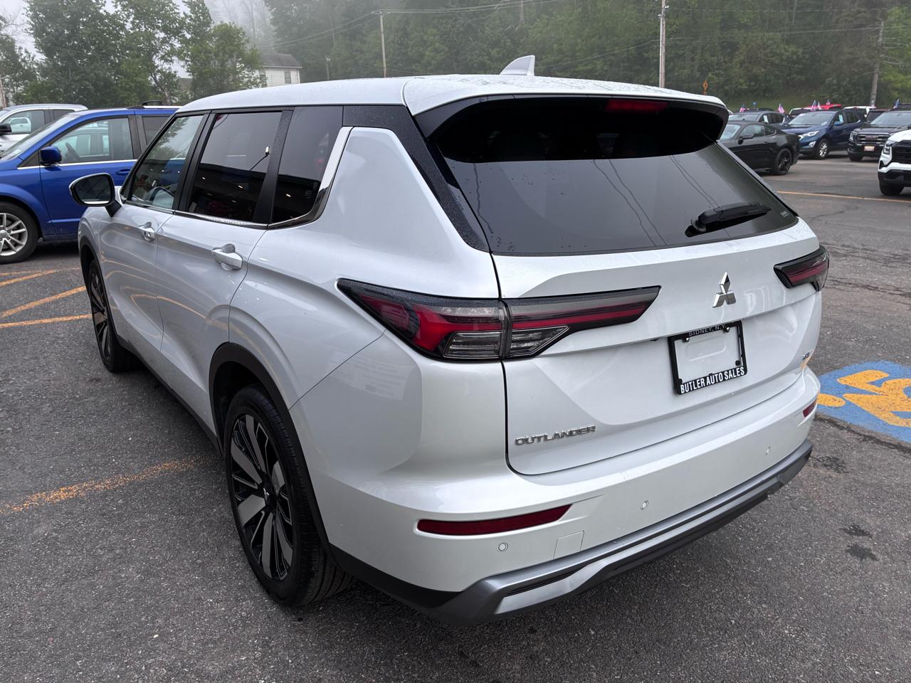 Mitsubishi Outlander SE 4WD 2025