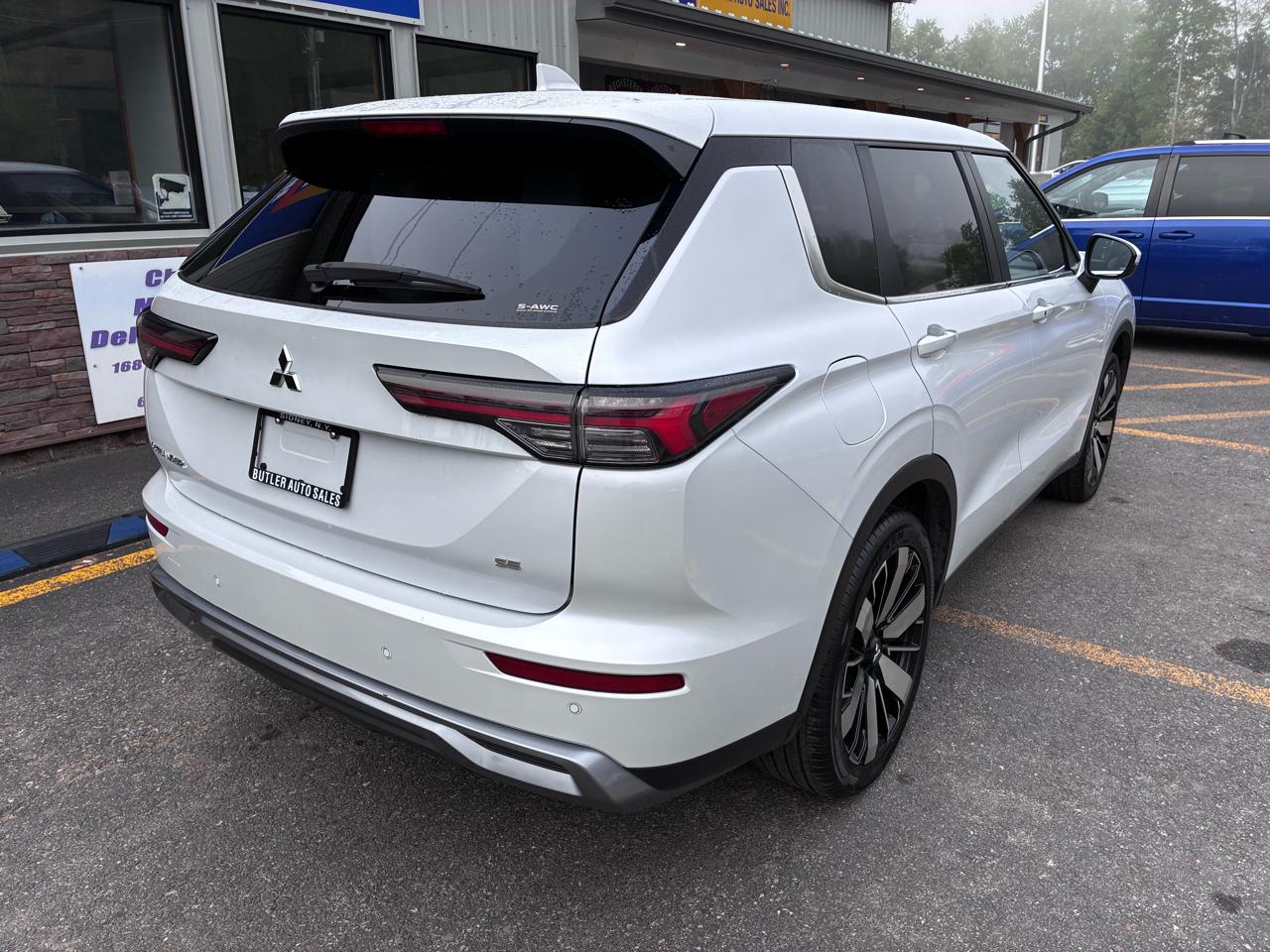 Mitsubishi Outlander SE 4WD 2025