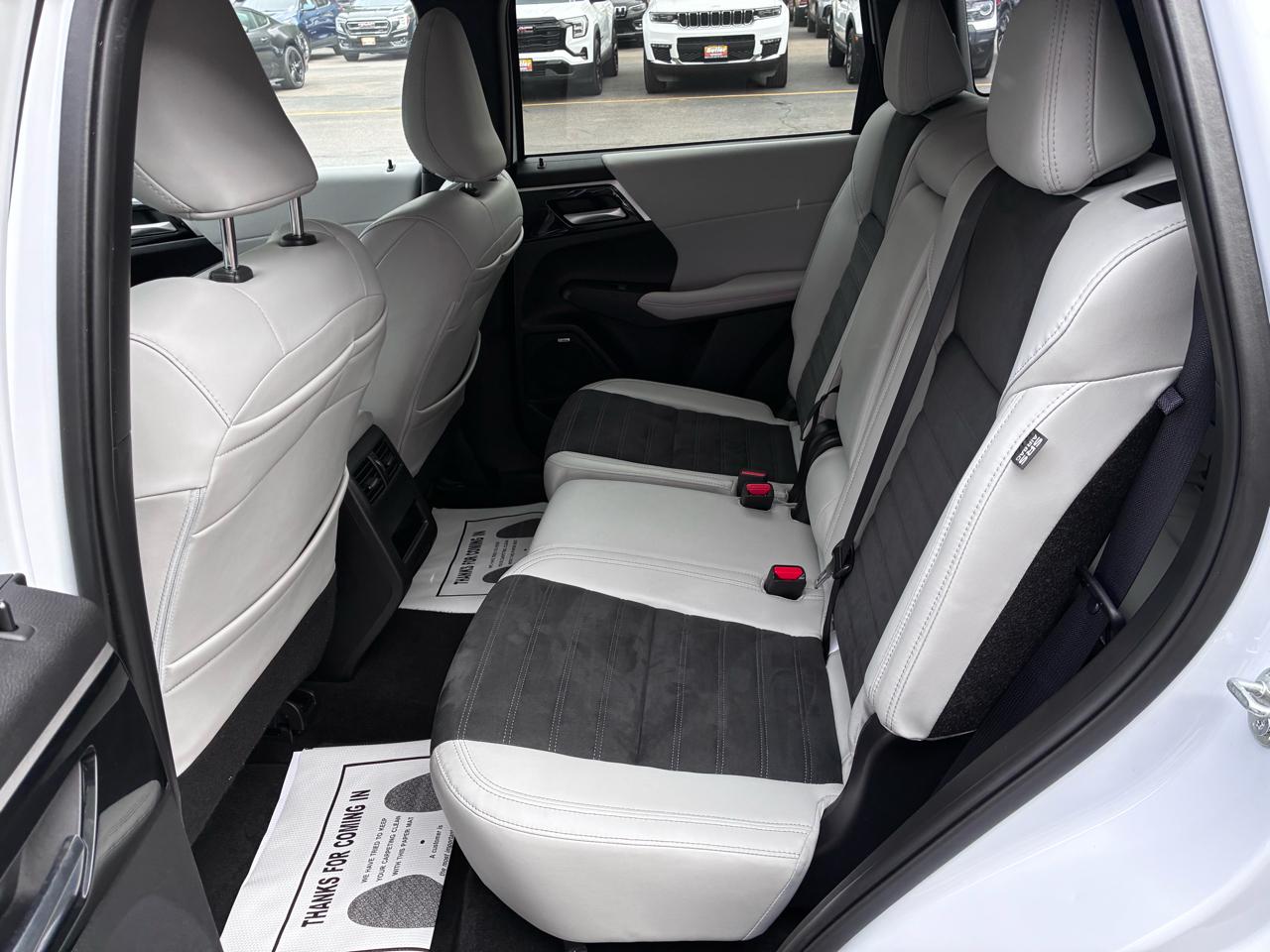 Mitsubishi Outlander SE 4WD 2025