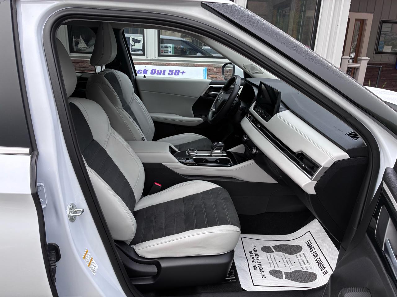 Mitsubishi Outlander SE 4WD 2025
