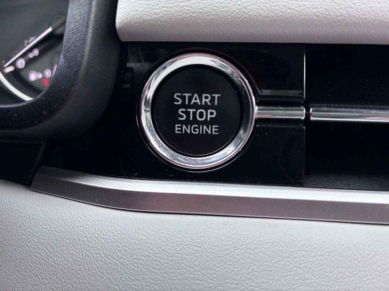 Mitsubishi Outlander SE 4WD 2025