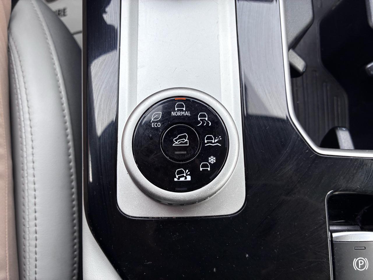 Mitsubishi Outlander SE 4WD 2025