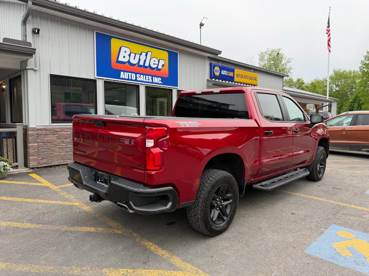 Chevrolet Silverado 1500 LT Trail Boss Crew Cab Long Box 4WD 2021