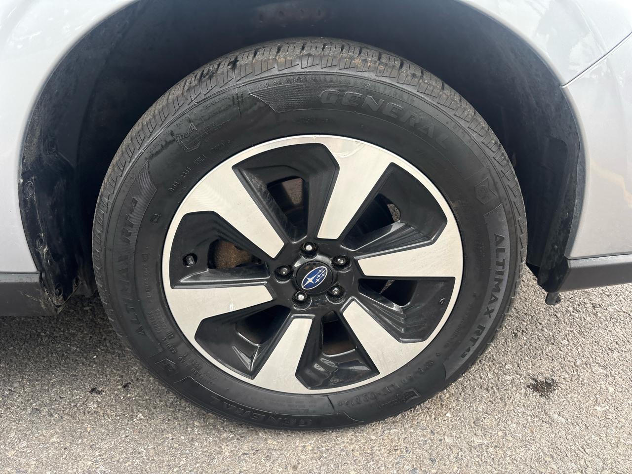 Subaru Forester 2.5i Premium PZEV CVT 2017