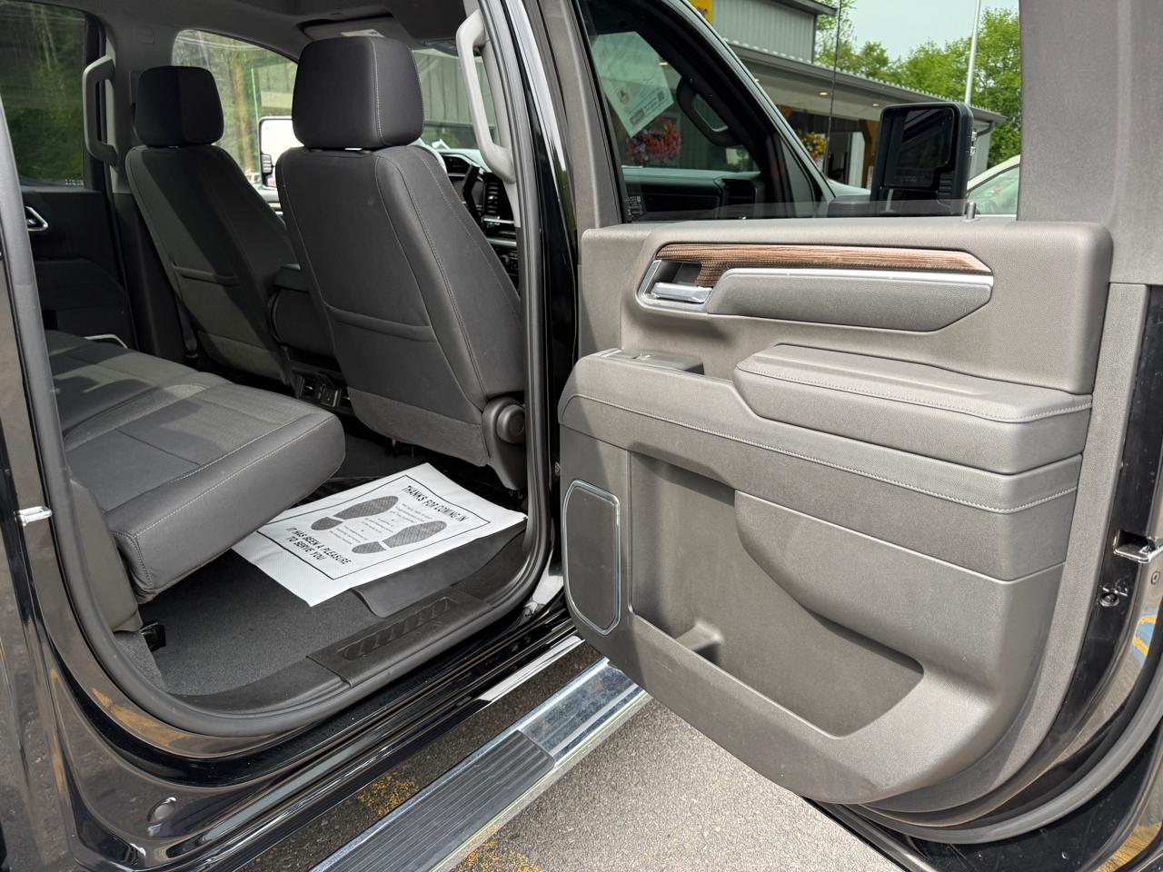 Chevrolet Silverado 2500HD LT Crew Cab Long Box 4WD 2025