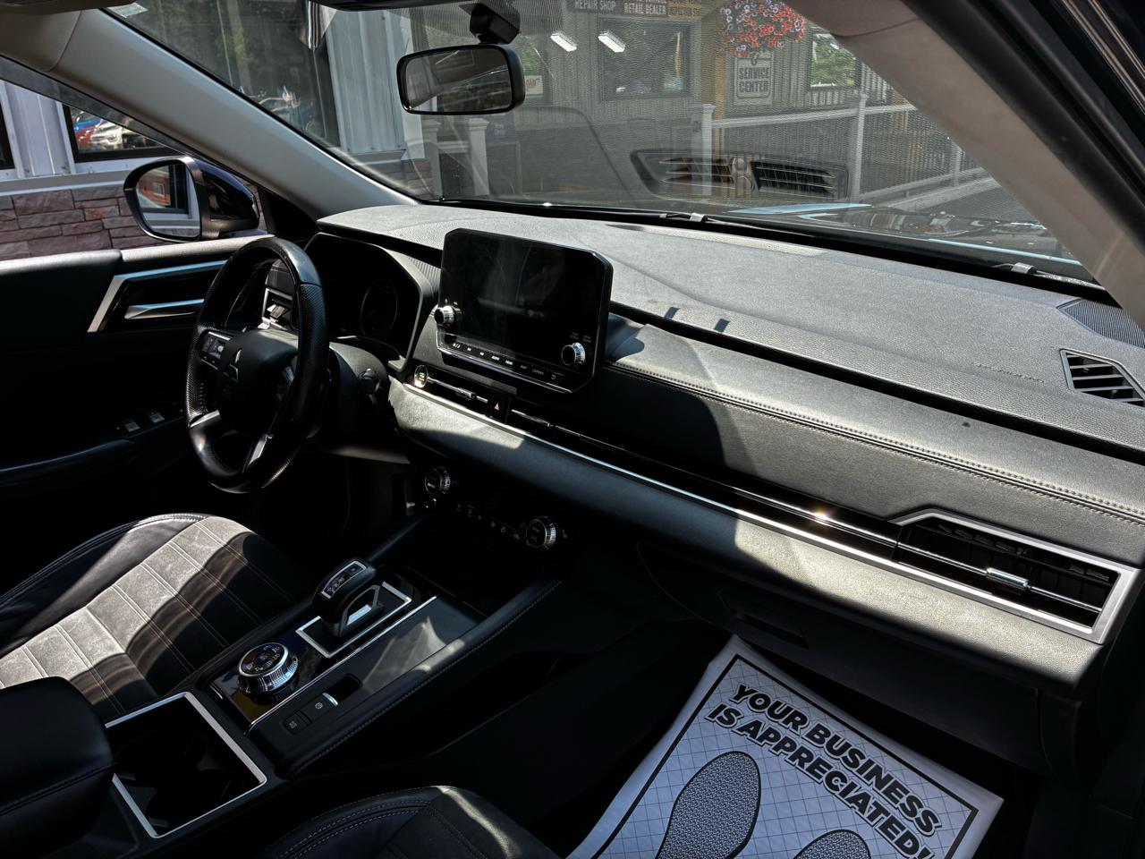 Mitsubishi Outlander SE 4WD 2022