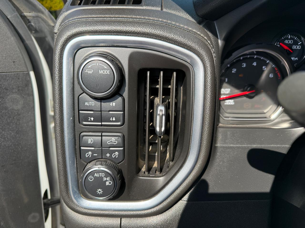 Chevrolet Silverado 1500 LT Trail Boss Crew Cab Long Box 4WD 2021