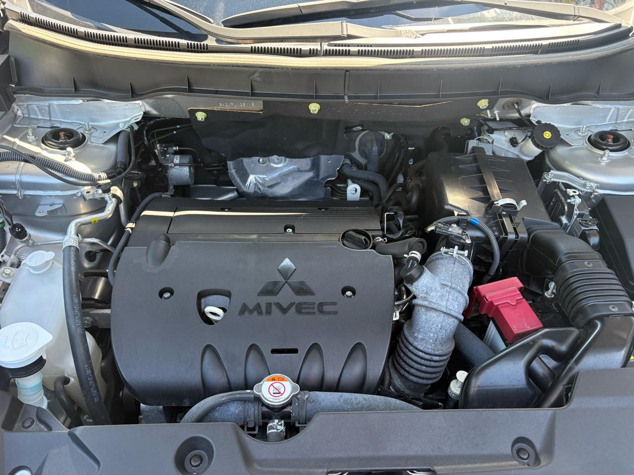 Mitsubishi Outlander Sport 2.0 ES 4WD 2024