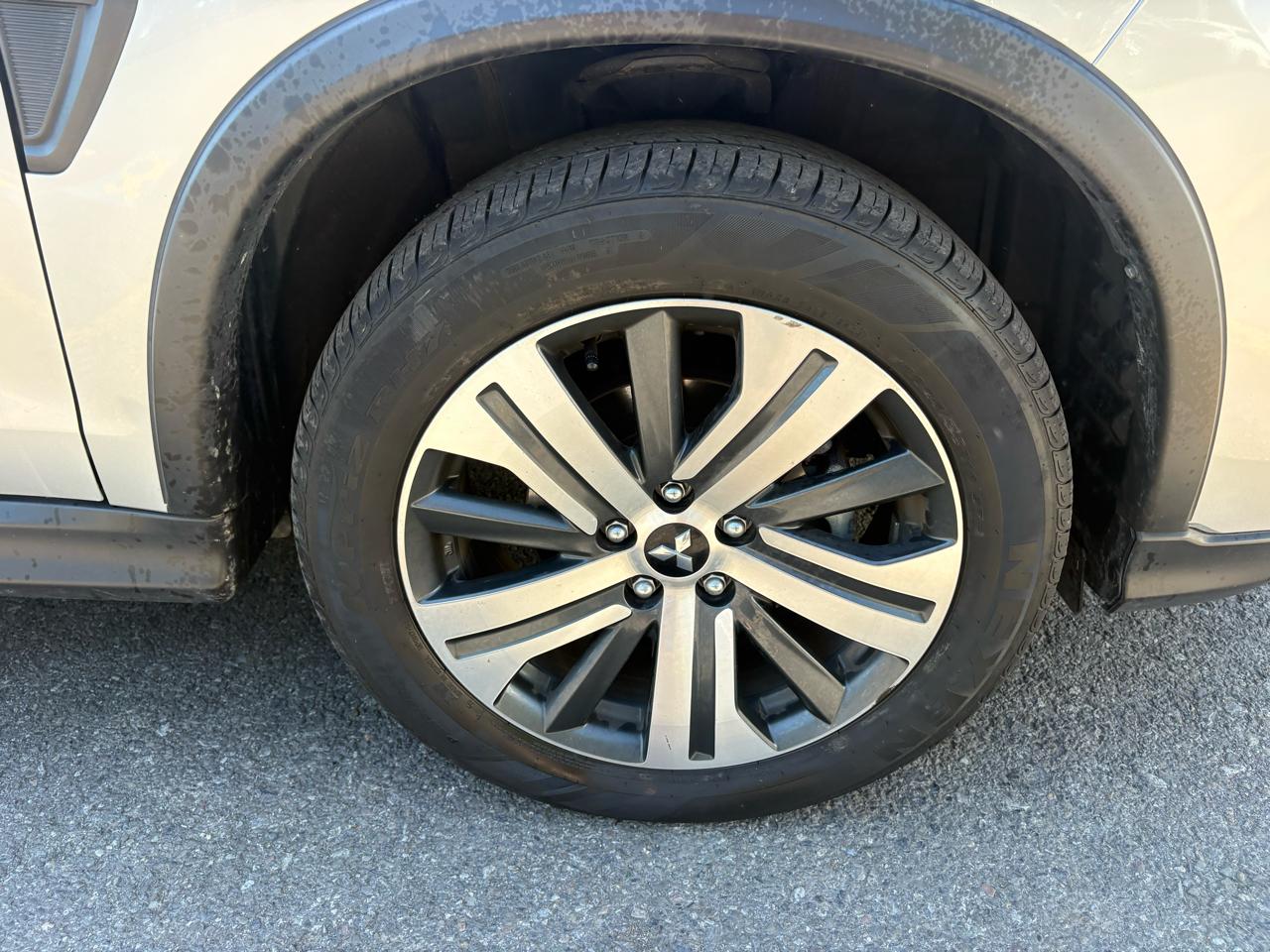 Mitsubishi Outlander Sport 2.0 ES 4WD 2024