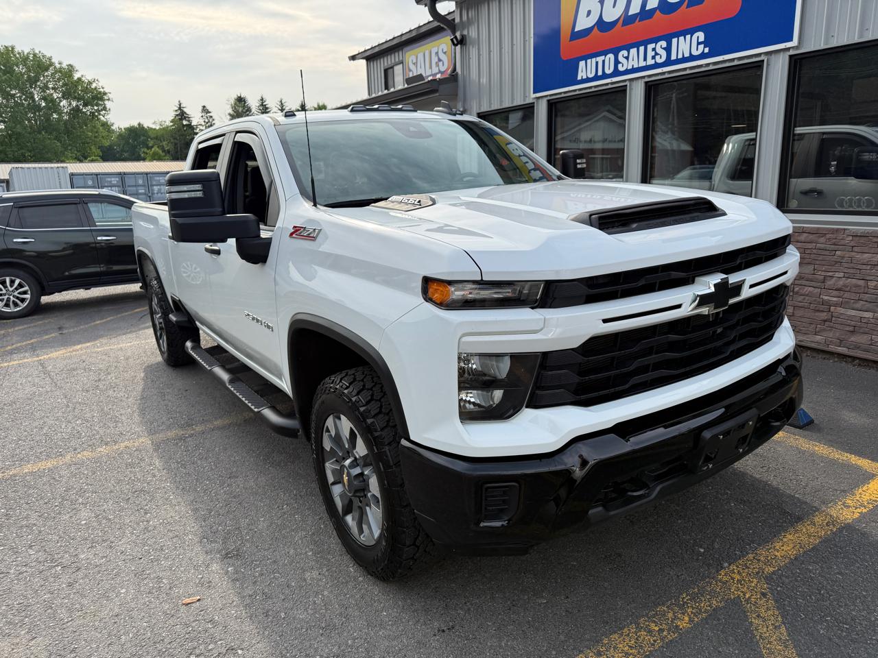 Chevrolet Silverado 2500HD Custom Crew Cab Short Box 4WD 2024