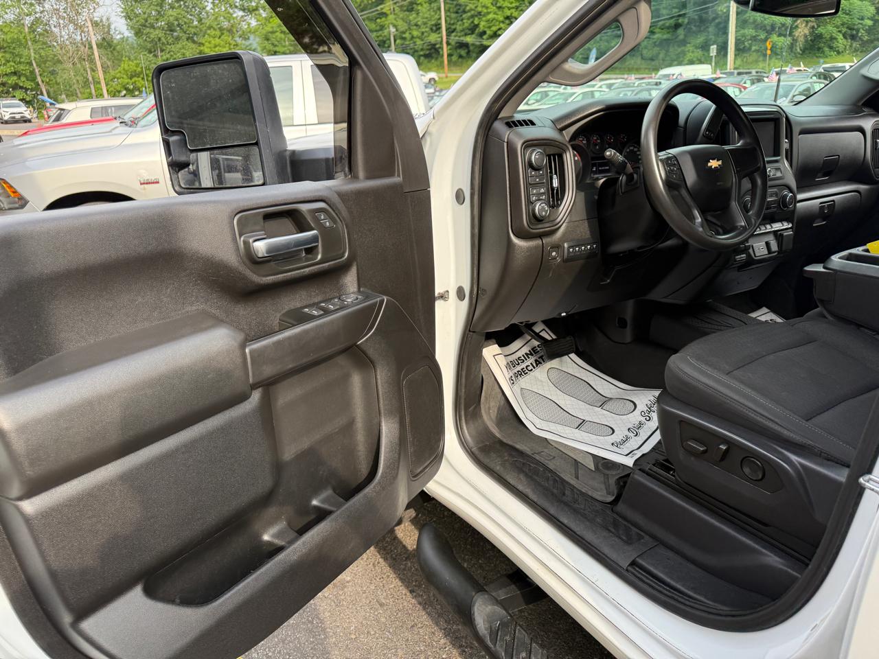 Chevrolet Silverado 2500HD Custom Crew Cab Short Box 4WD 2024