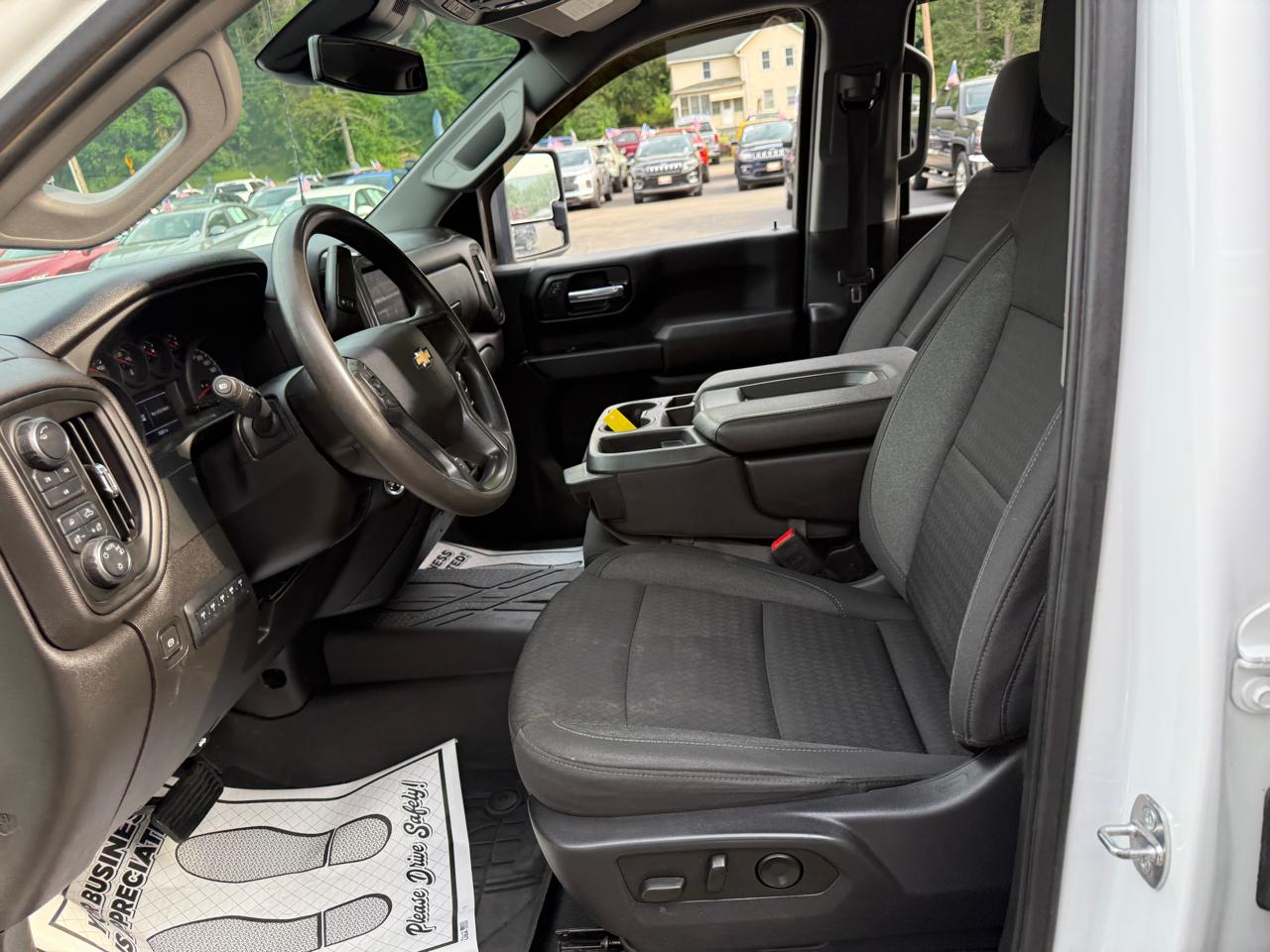 Chevrolet Silverado 2500HD Custom Crew Cab Short Box 4WD 2024