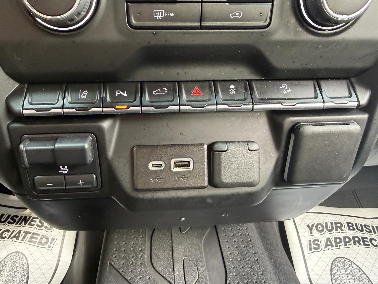 Chevrolet Silverado 2500HD Custom Crew Cab Short Box 4WD 2024