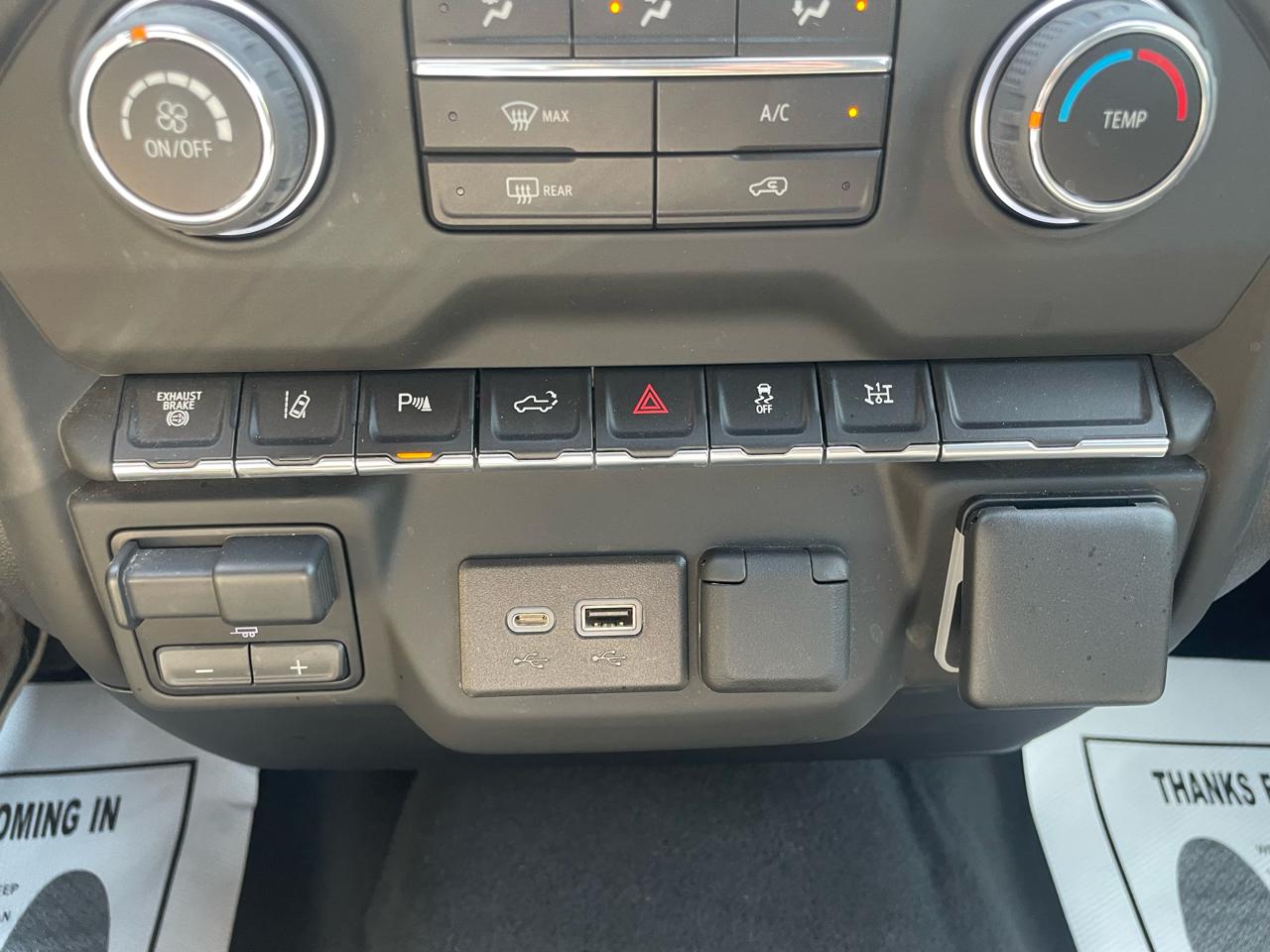 Chevrolet Silverado 2500HD Custom Crew Cab Short Box 4WD 2024