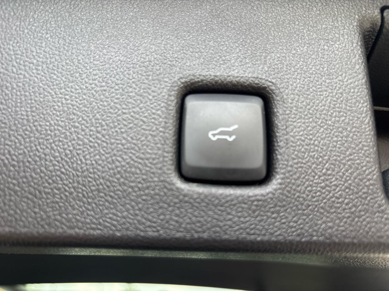 Ford Escape Platinum AWD 2025