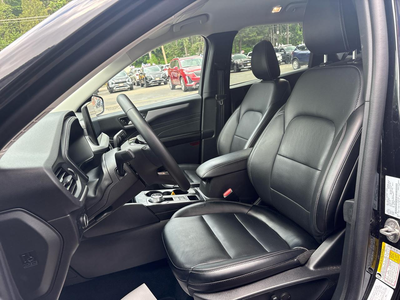 Ford Escape Platinum AWD 2025