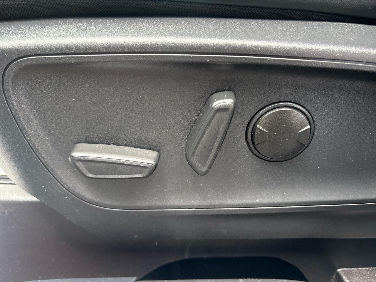 Ford Escape Platinum AWD 2025