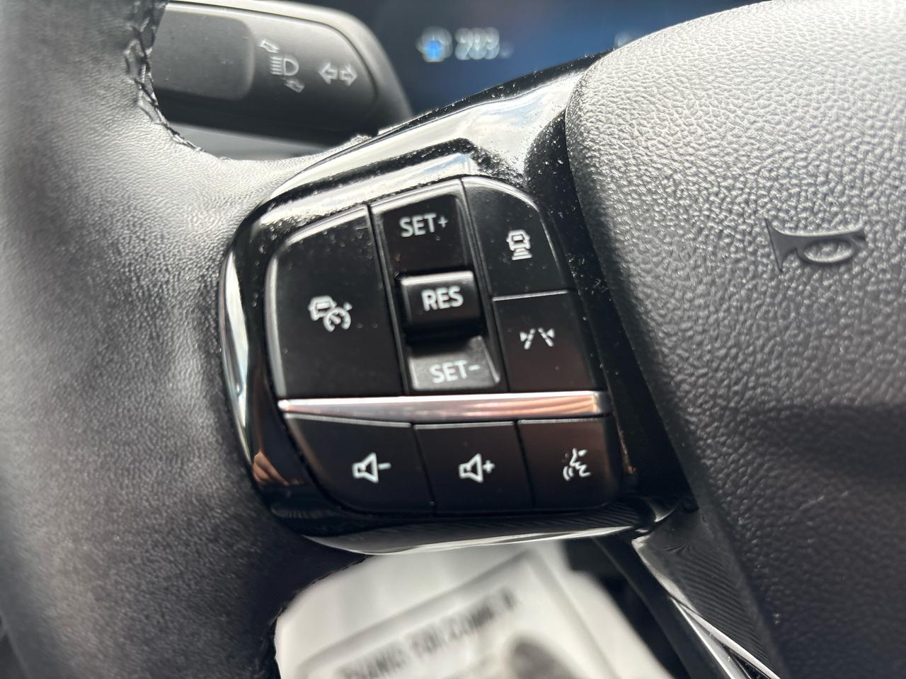 Ford Escape Platinum AWD 2025