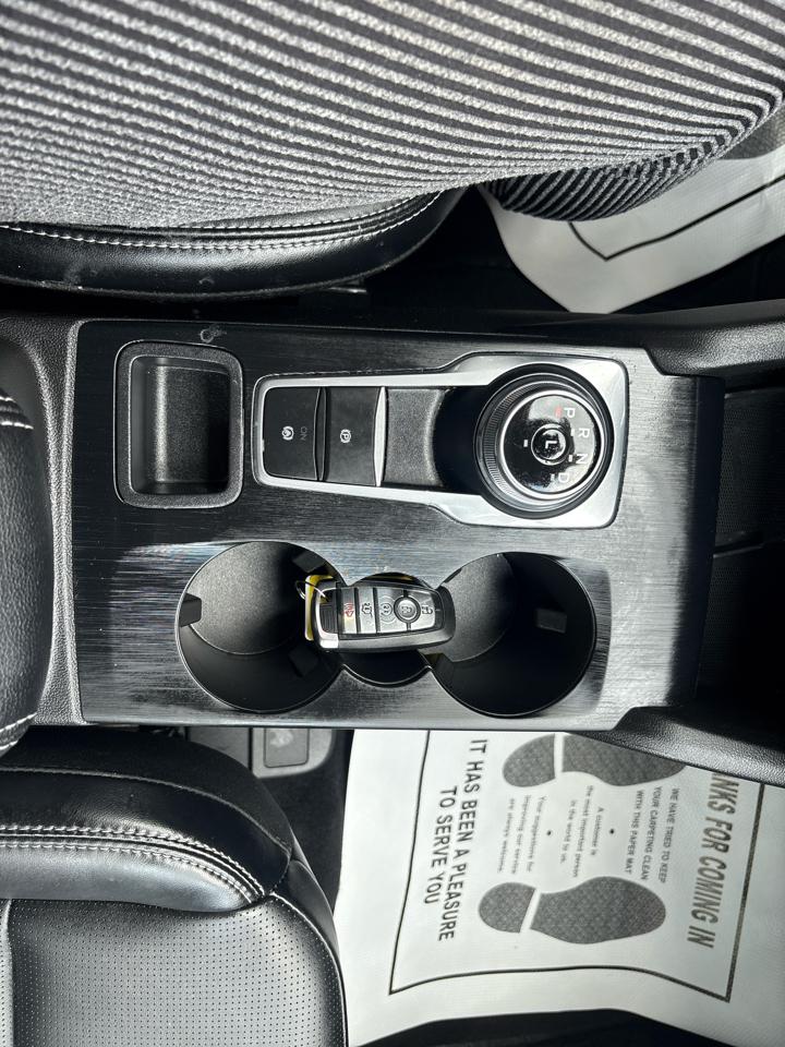 Ford Escape Platinum AWD 2025