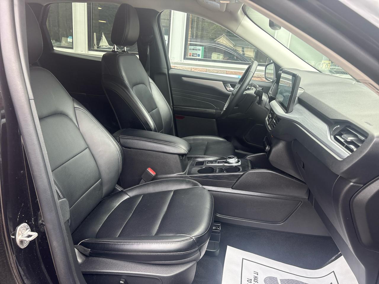 Ford Escape Platinum AWD 2025