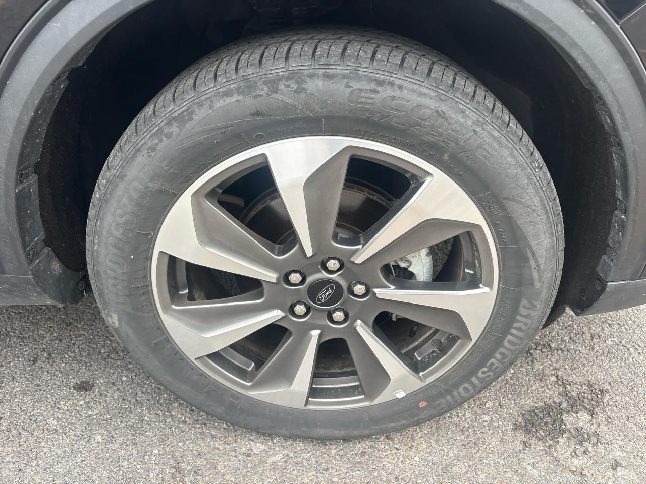 Ford Escape Platinum AWD 2025