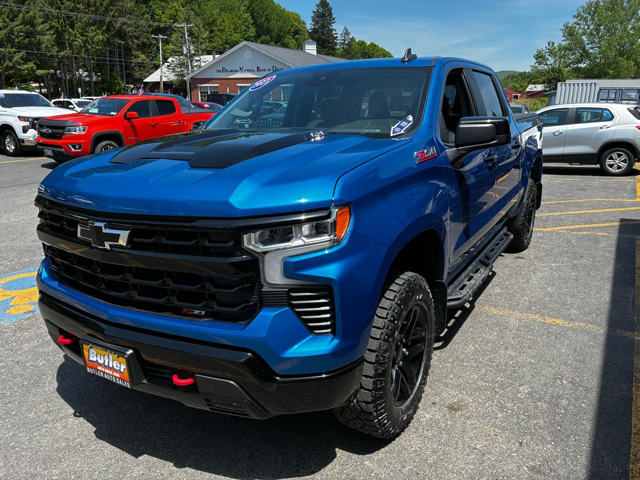 Chevrolet Silverado 1500 Trail Boss LT Crew Cab 4WD 2023