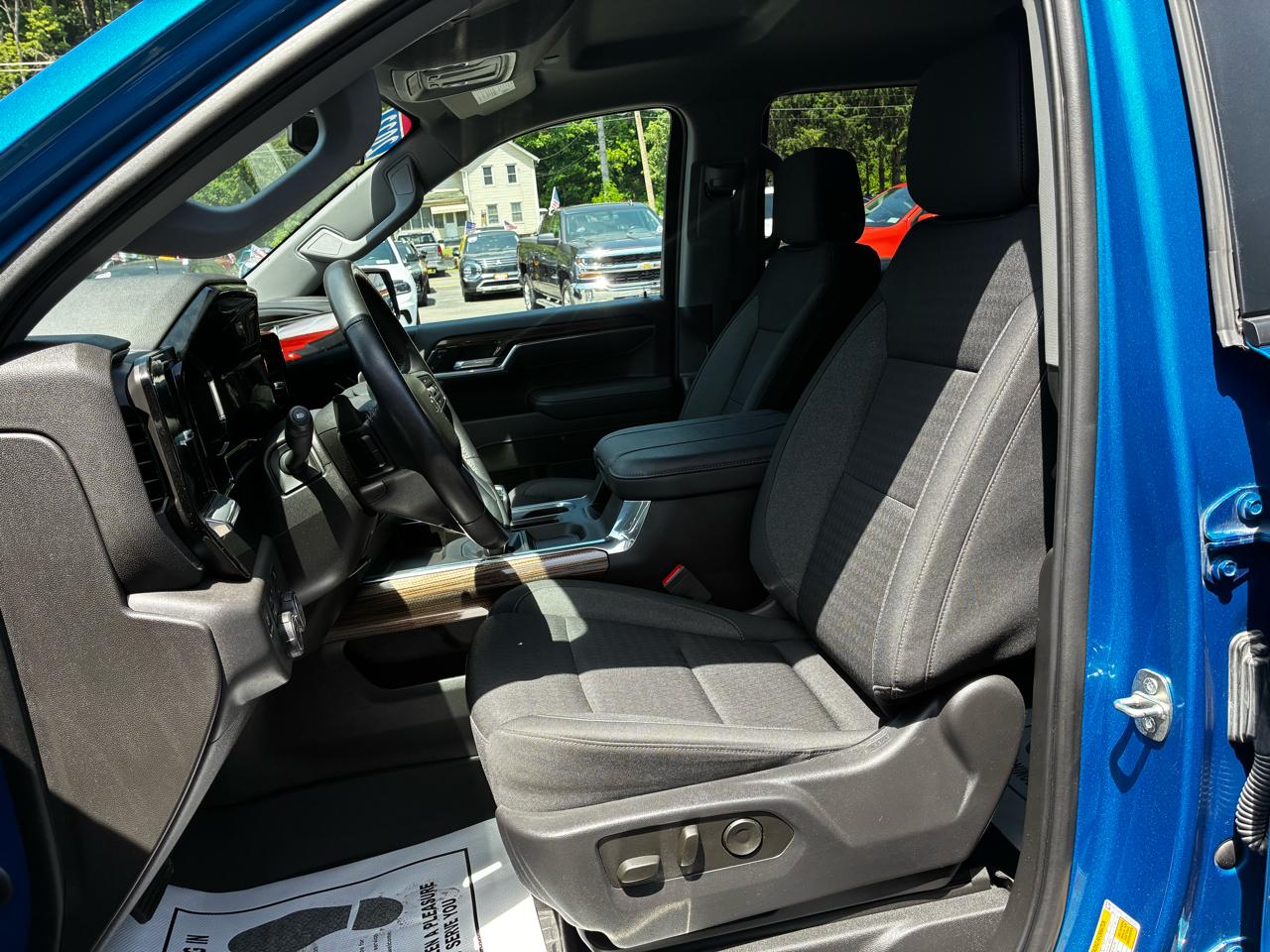 Chevrolet Silverado 1500 Trail Boss LT Crew Cab 4WD 2023
