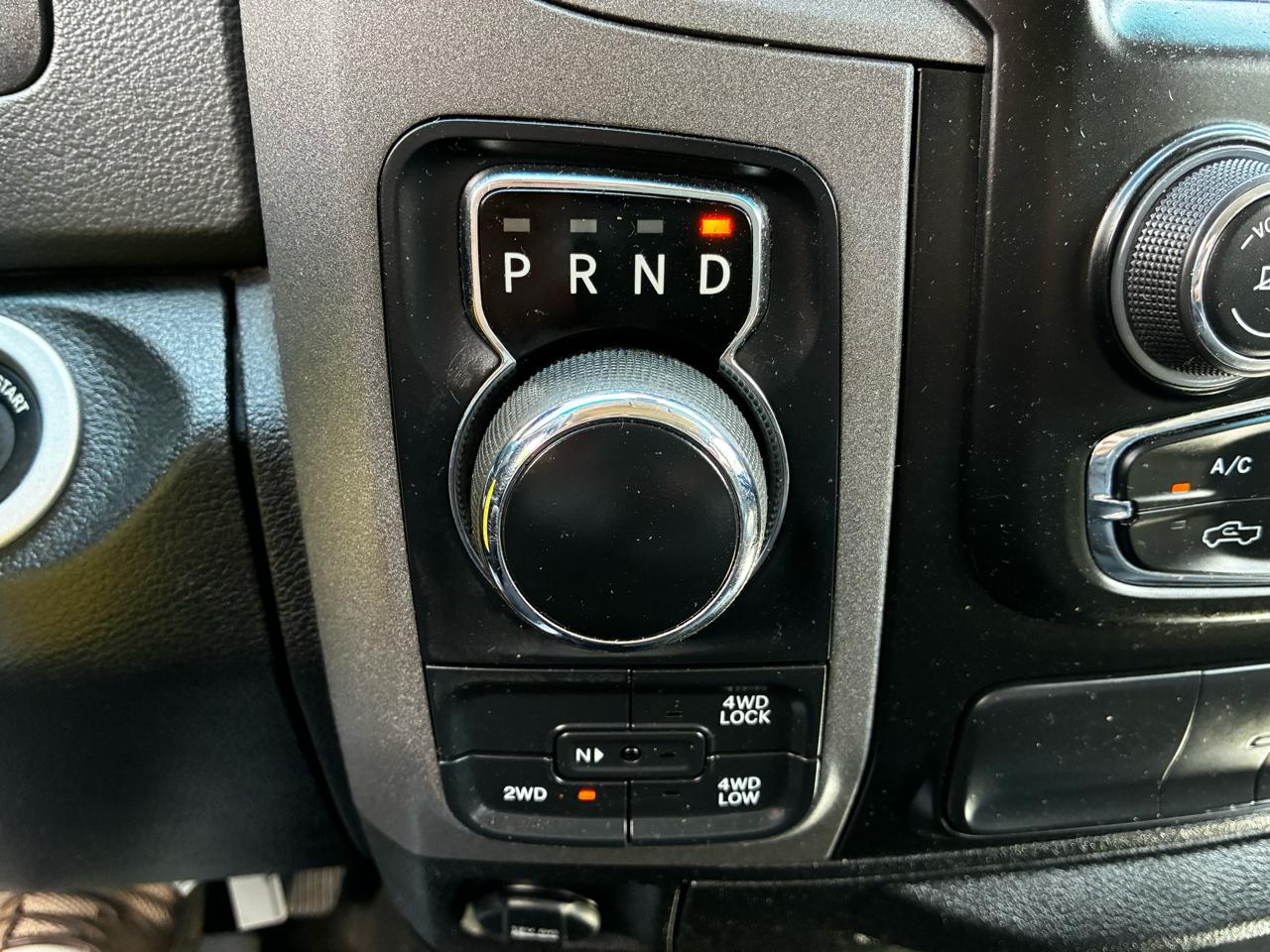 RAM 1500 Classic Tradesman Crew Cab SWB 4WD 2019