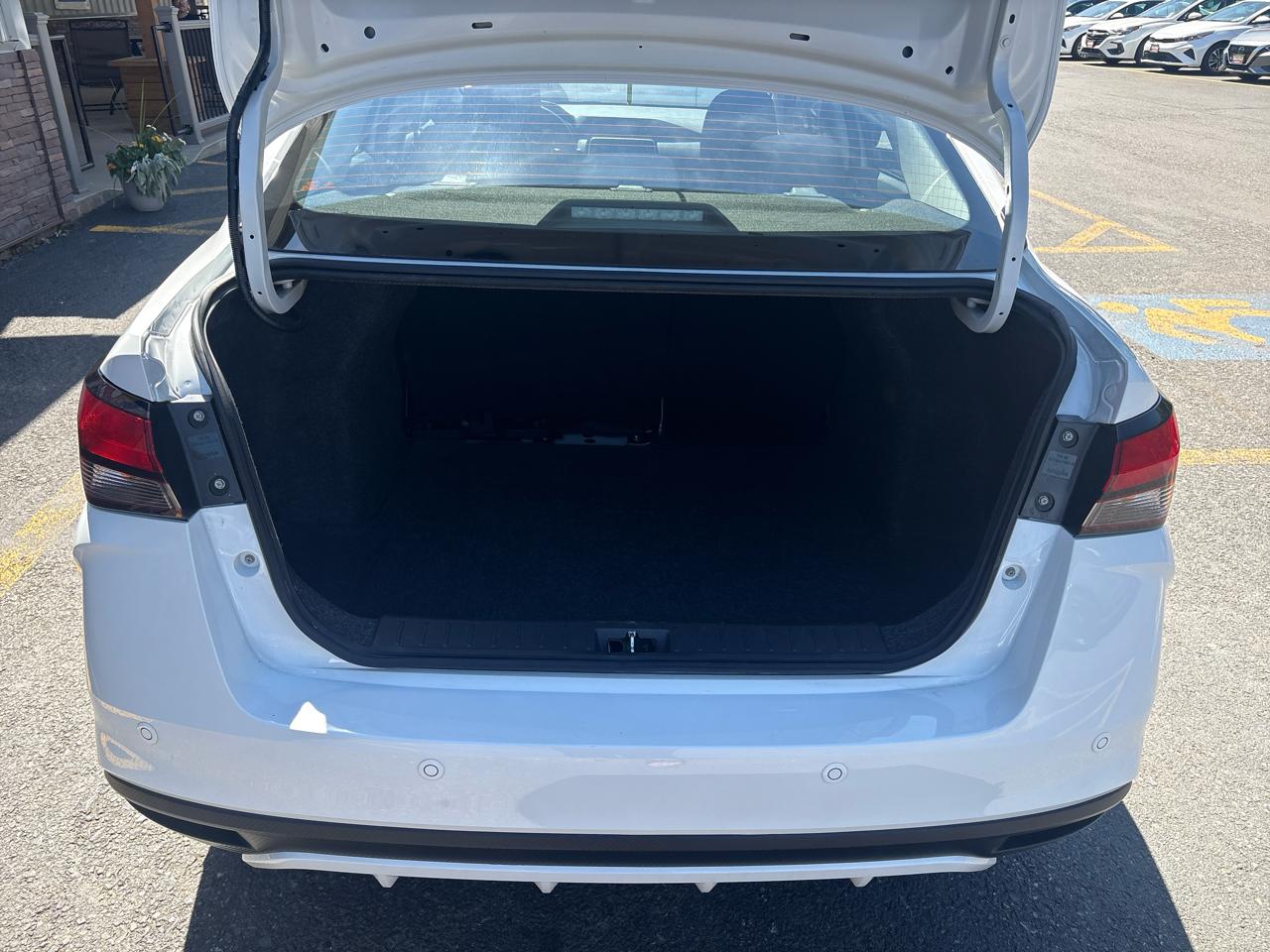 Nissan Versa S CVT 2022