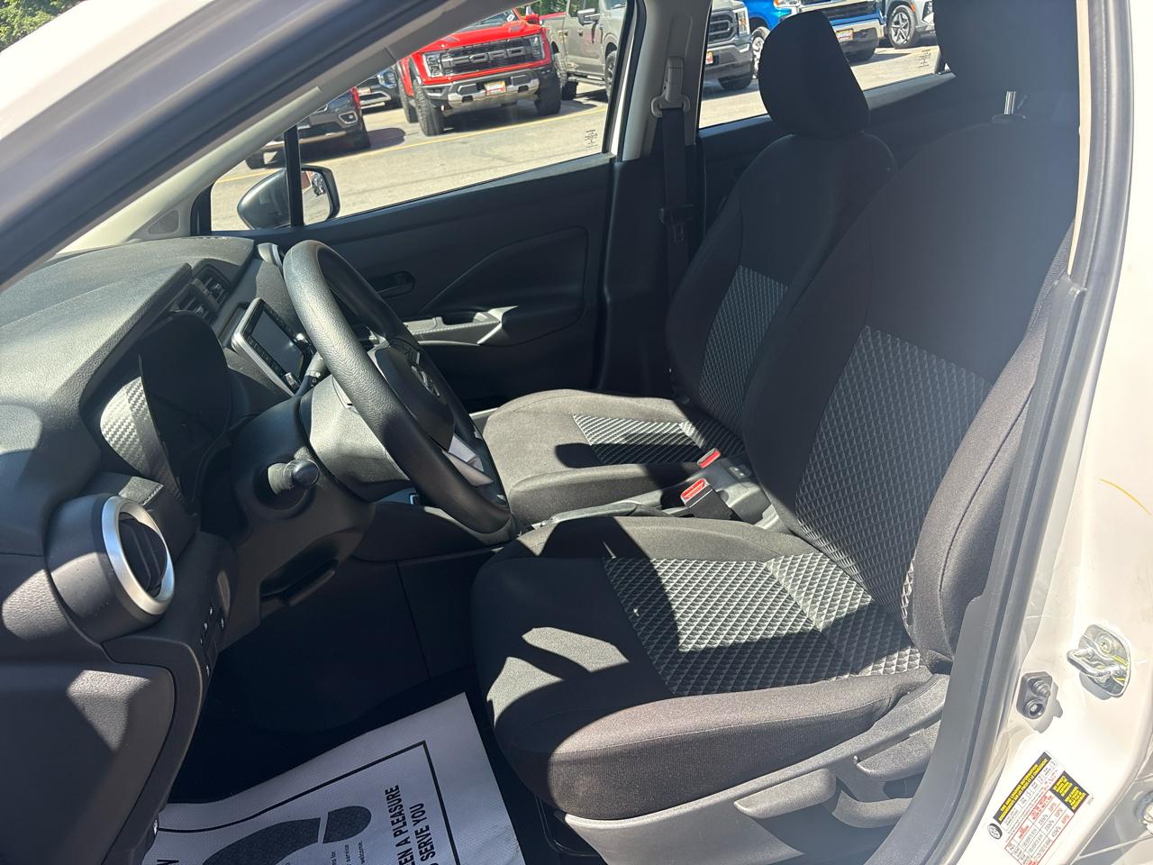 Nissan Versa S CVT 2022