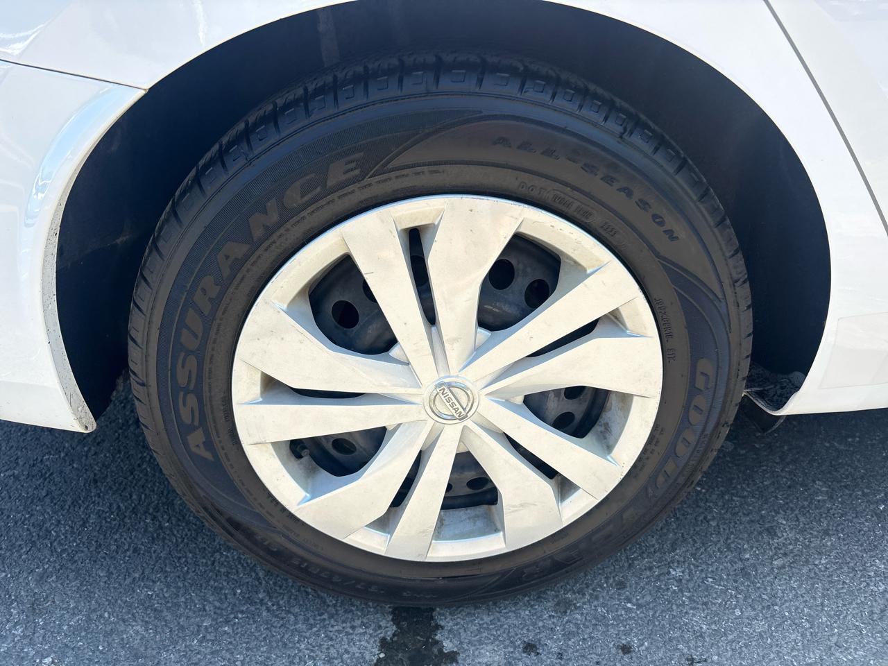 Nissan Versa S CVT 2022