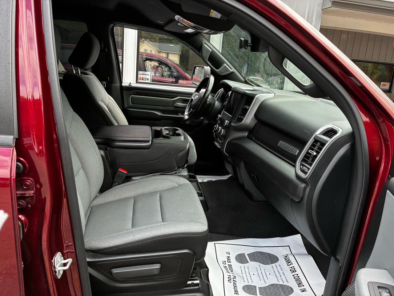 RAM 1500 Big Horn Quad Cab 4WD 2022