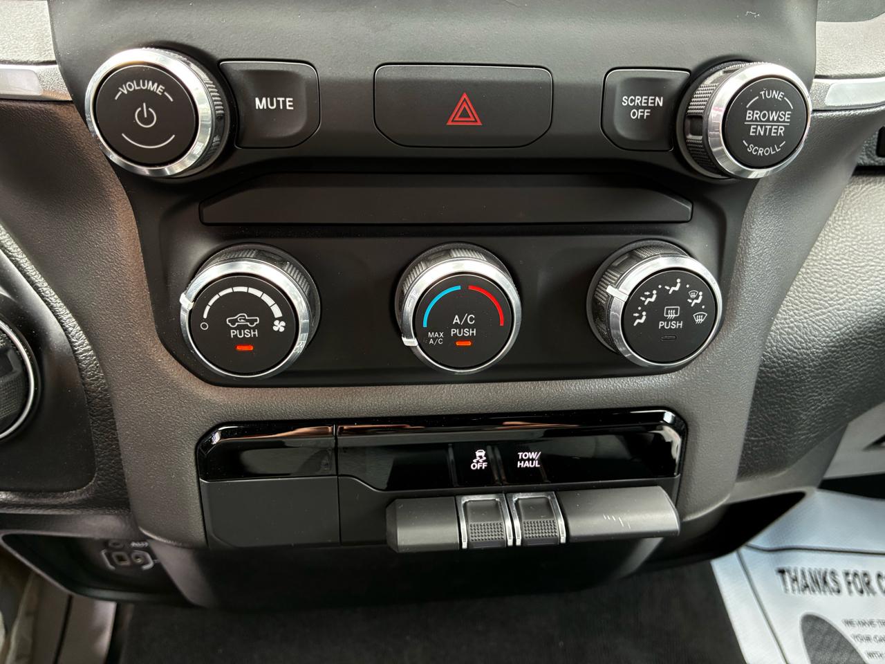 RAM 1500 Big Horn Quad Cab 4WD 2022