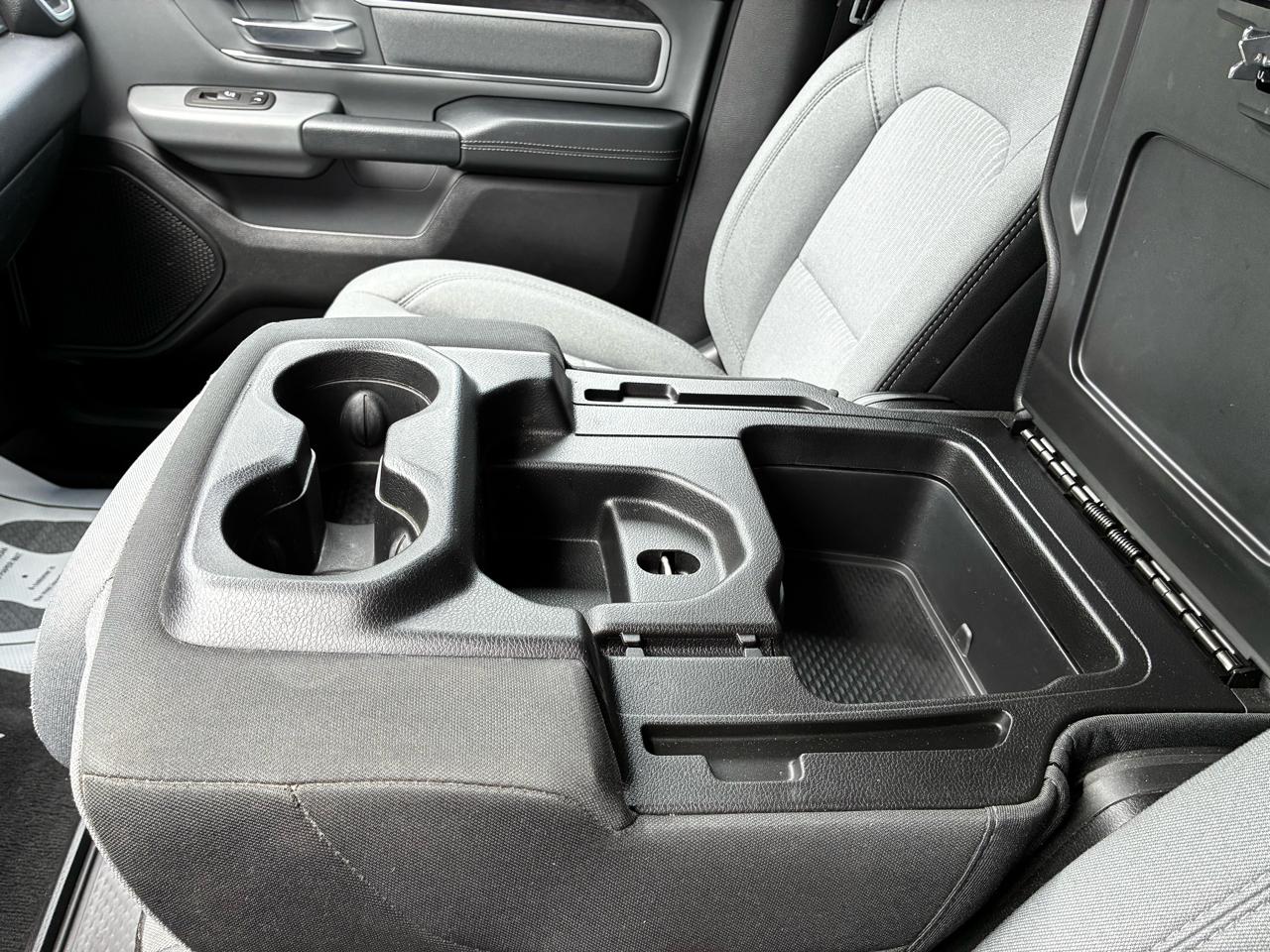 RAM 1500 Big Horn Quad Cab 4WD 2022