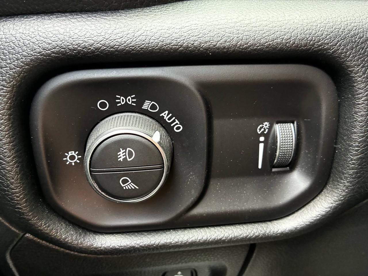 RAM 1500 Big Horn Quad Cab 4WD 2022