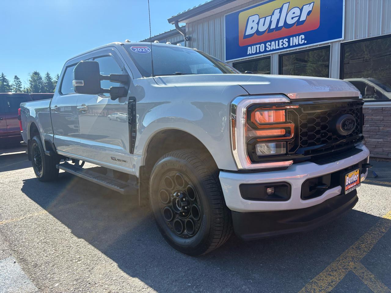 Ford F-250 SD XLT Crew Cab 4WD 2025