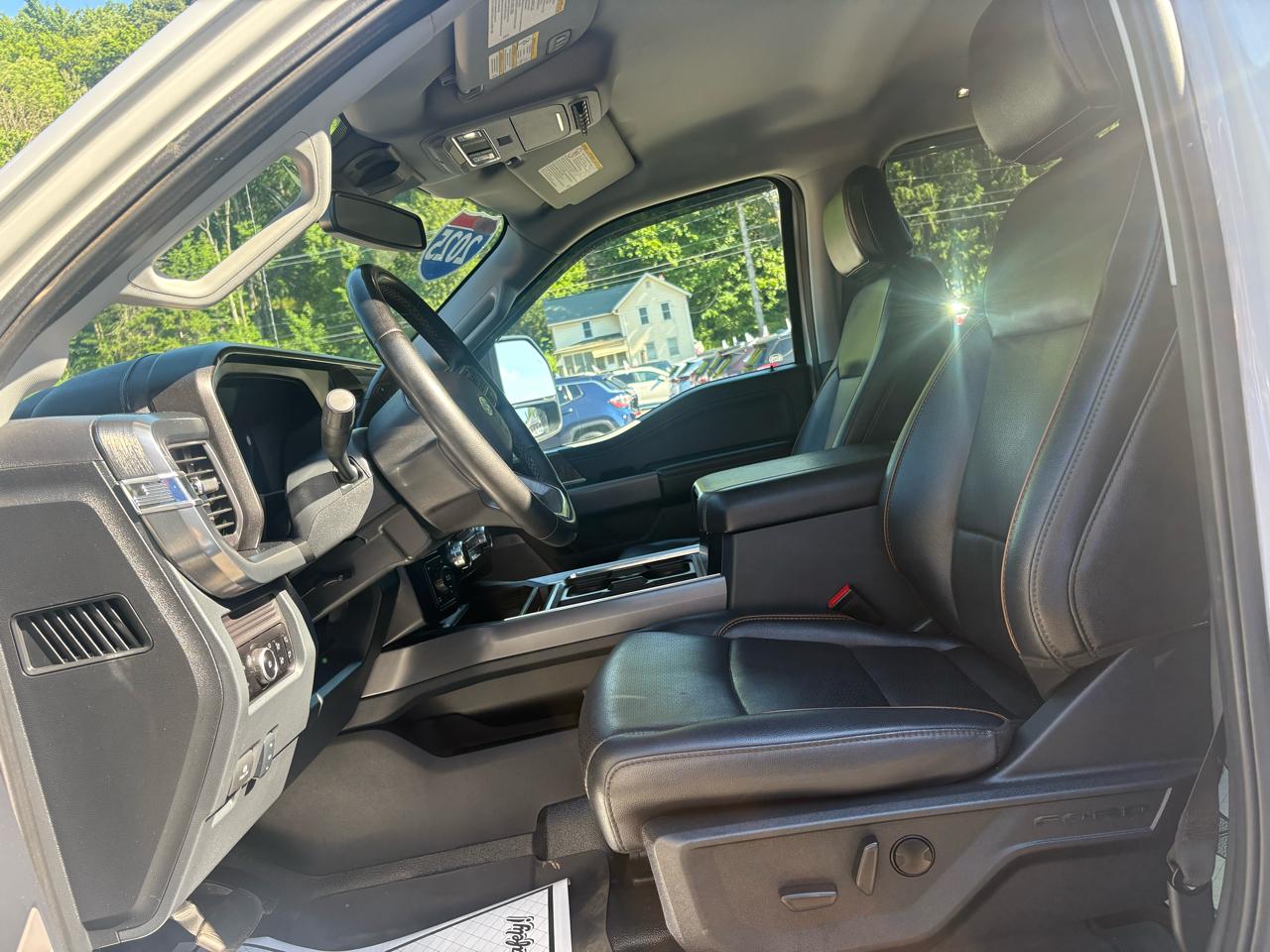 Ford F-250 SD XLT Crew Cab 4WD 2025