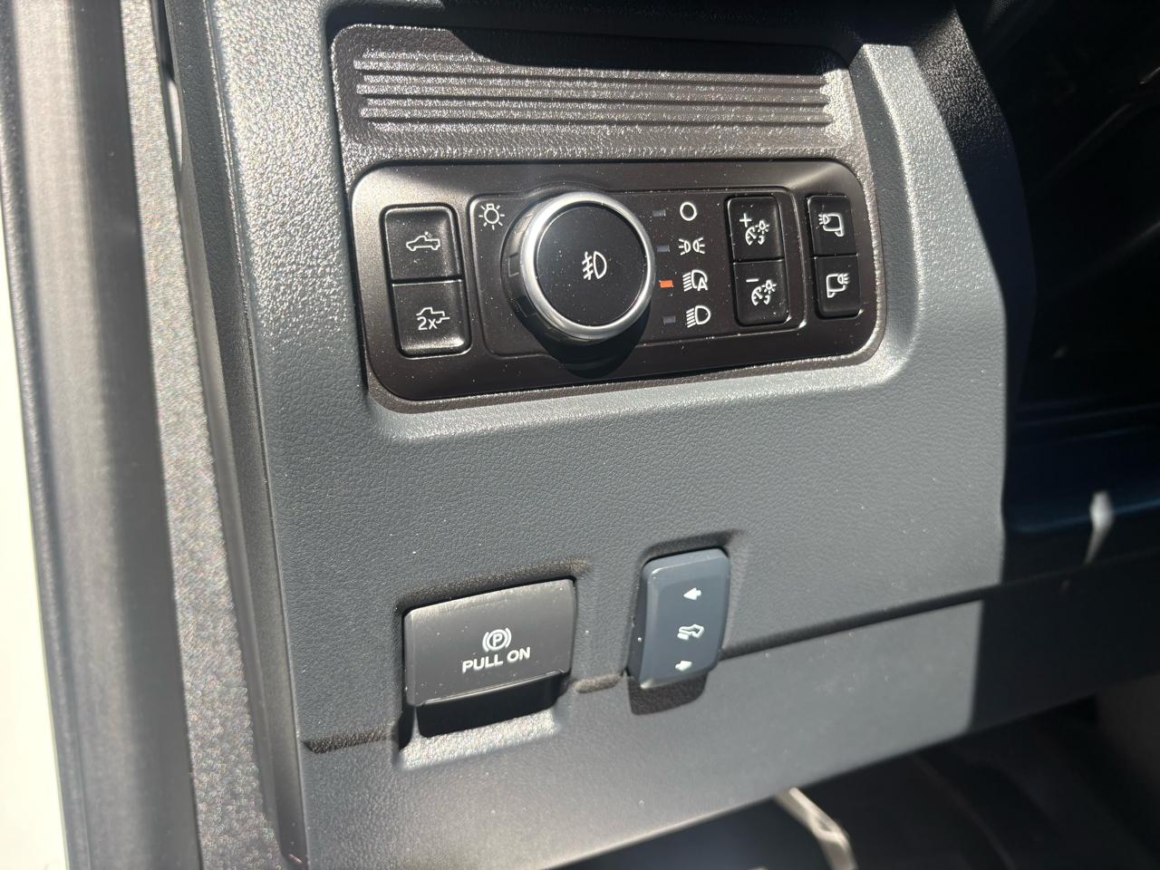 Ford F-250 SD XLT Crew Cab 4WD 2025