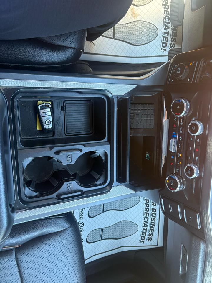 Ford F-250 SD XLT Crew Cab 4WD 2025
